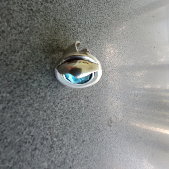 Ring - Picture 5 of 5